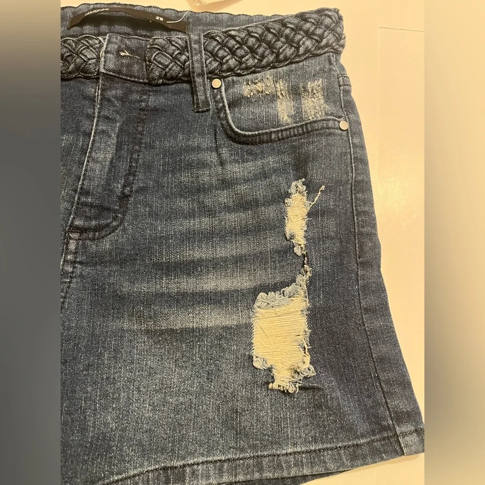 Francesca’s Harper High Rise Jean Shorts - Picture 2 of 10